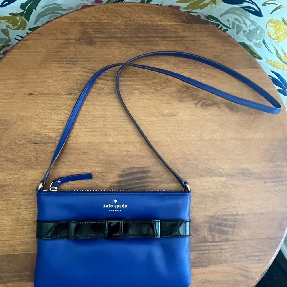 Kate Spade Janelle Mount Ivy Bow Crossbody Purse Blue Leather great condition